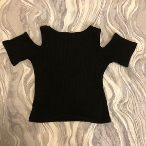 Off the shoulders crop🌵